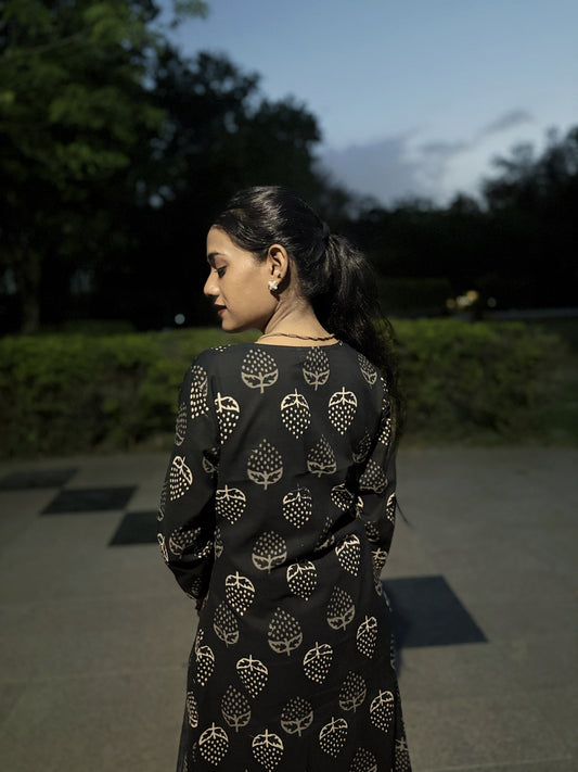 Hand Block Printed Cotton Dabu Printed Kurti Set | Black And White Printed Kurti